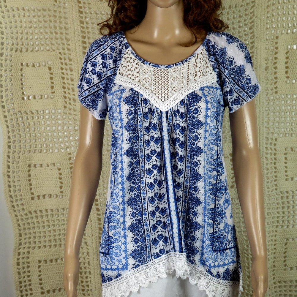 Absolutely Famous Top Size Small Blue and White Lace Yoke and Hem Trim Boho